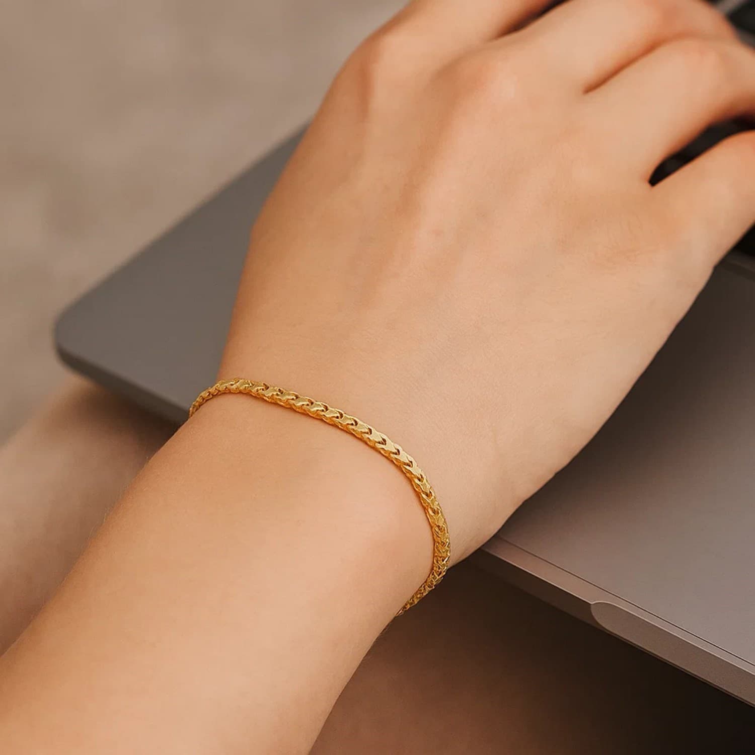 14k Yellow Gold Solid Diamond Cut Round Franco Bracelet (2.20 mm) — alternate view
